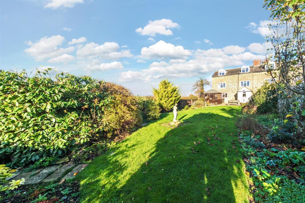 Lacemakers Cottage, 1 Long Row, Wicken Road, Leckh