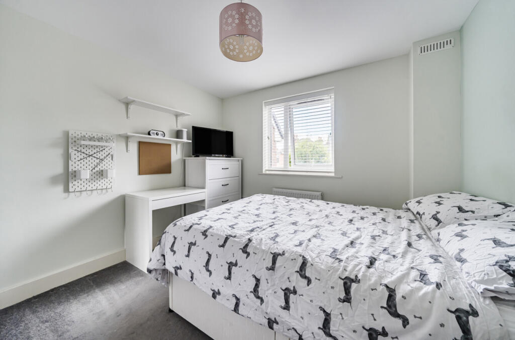 1347542-22-68bae5...