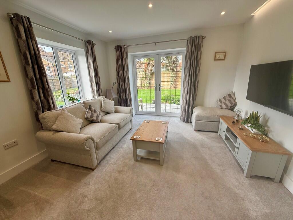 2 Harwood Apartme...