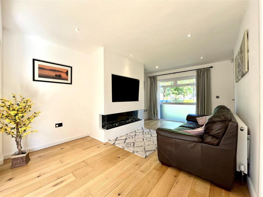 Living Area Aspect 4