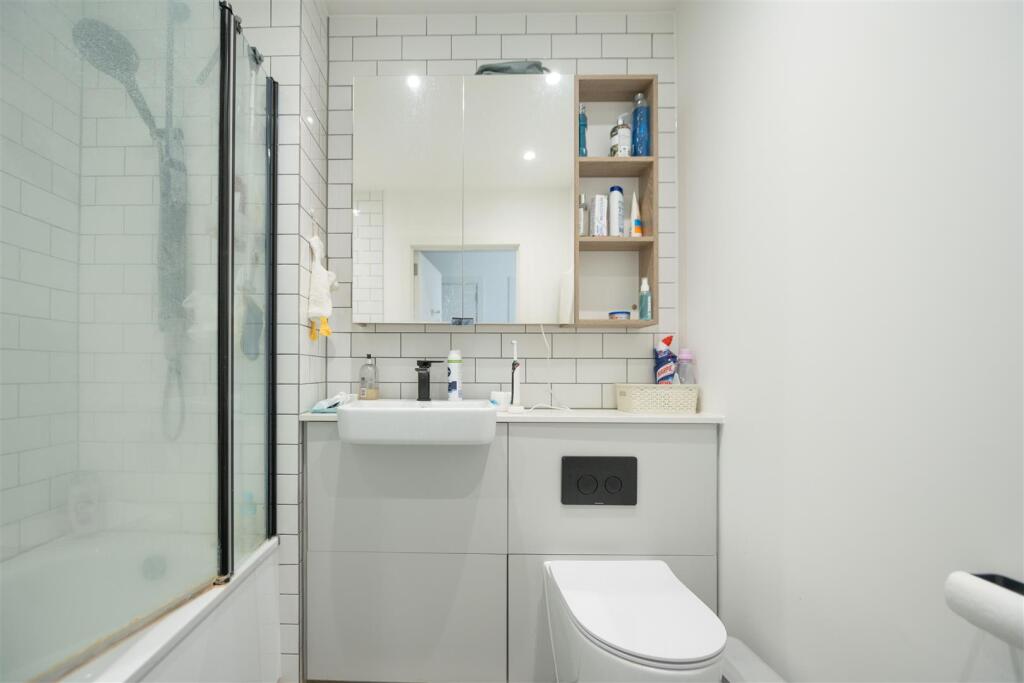 Bathroom   .jpg