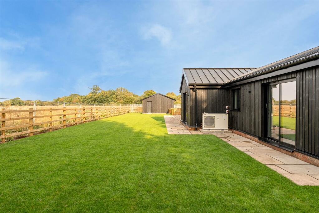 Coton House - by Visually Rich 02865.jpg