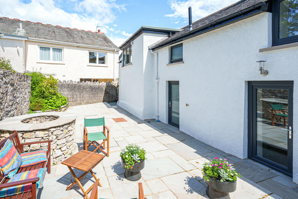 Rear Patio Garden