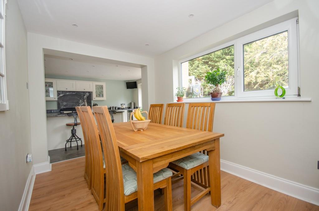 Dining area pic 2.jpg