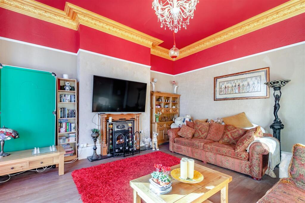 8536921-Interior02.jpg