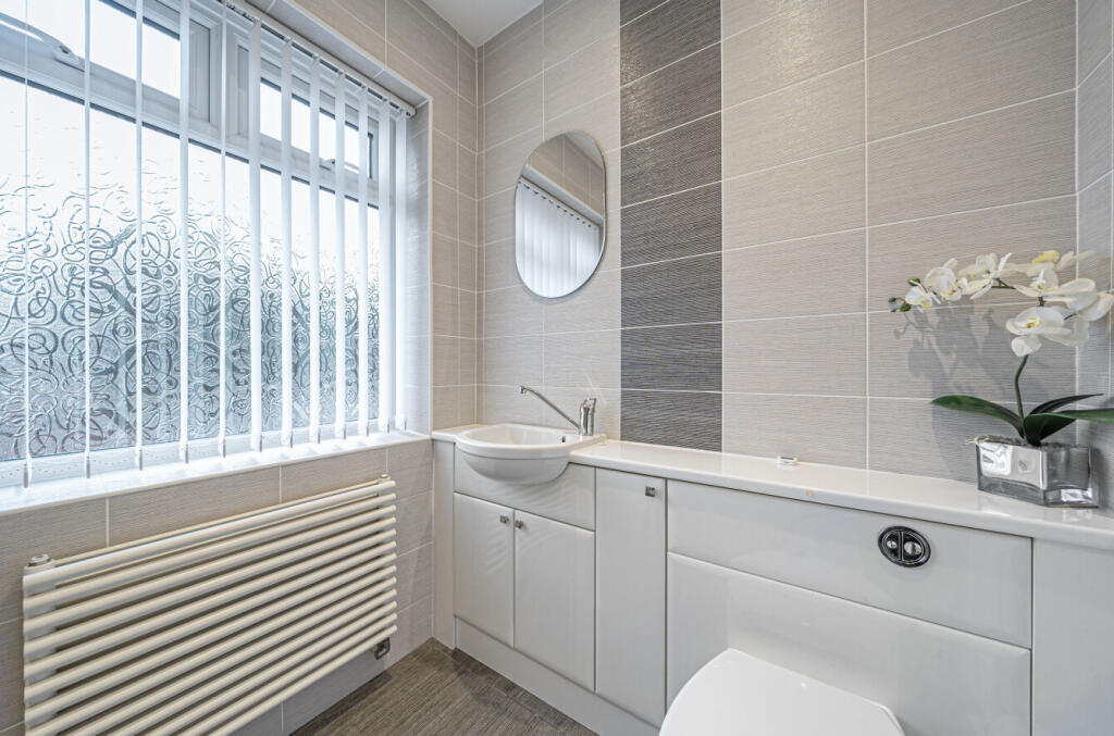 1354434-4-68c2d87...