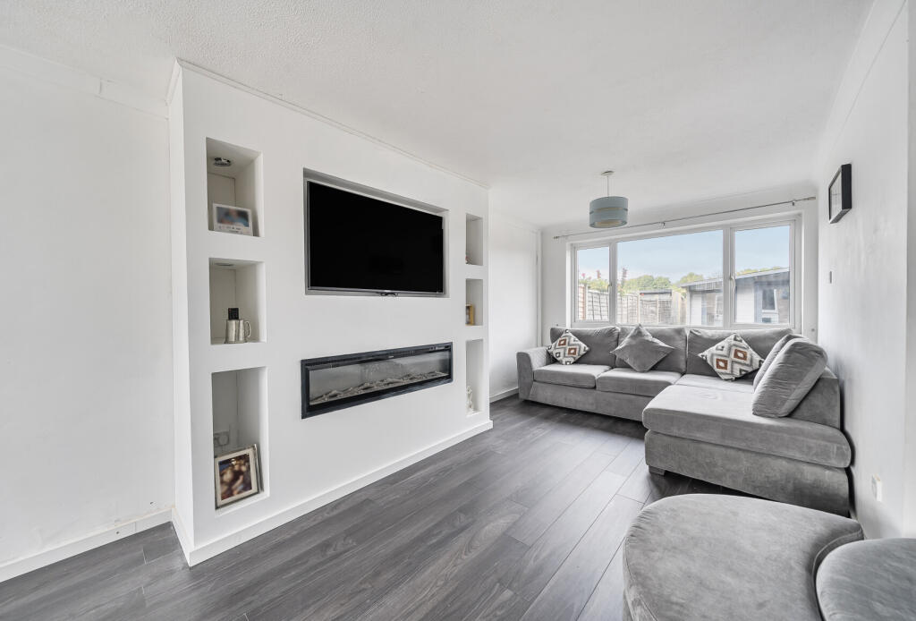 1347978-9-68b560b...