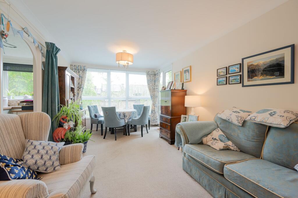 SITTING ROOM/DINING AND FITTED KITCHEN