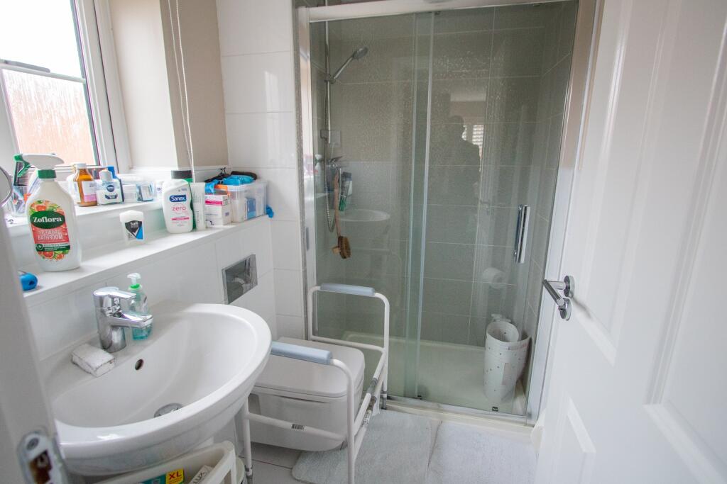 Ensuite shower room