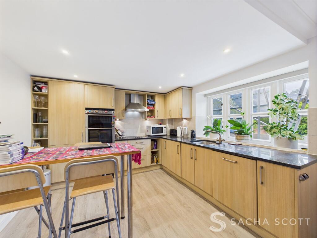 Kitchen / Diner Area