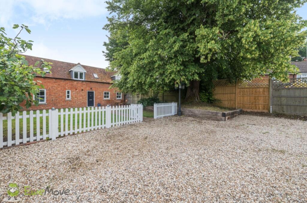 Driveway to front