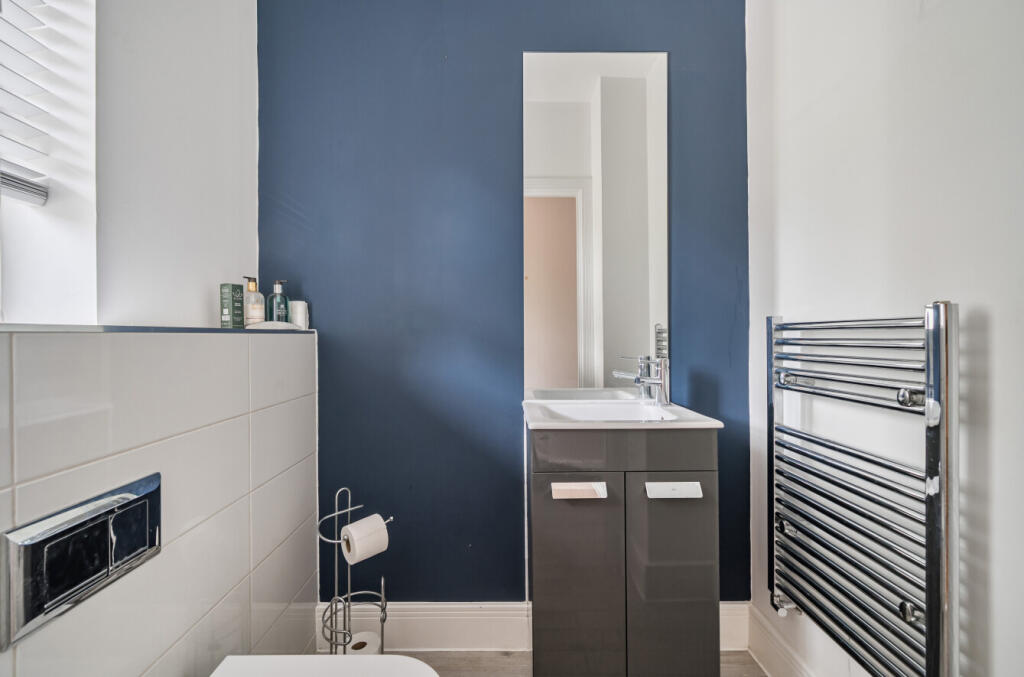 1354495-12-68c7fa...