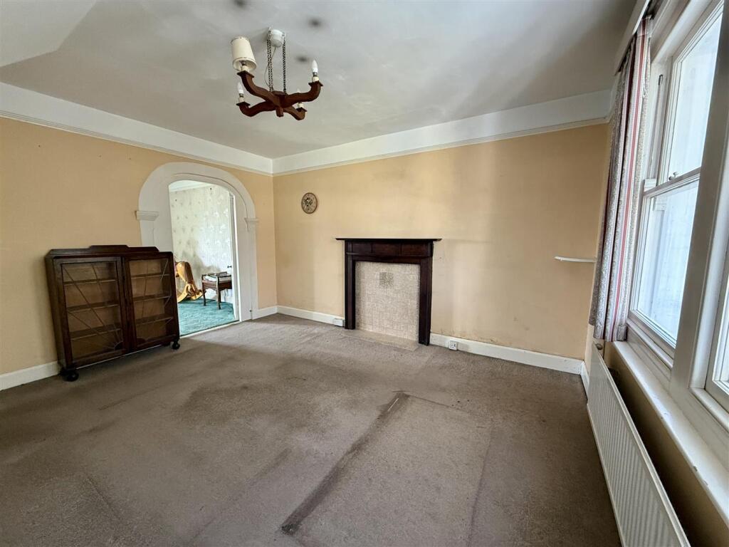 Dining Room: