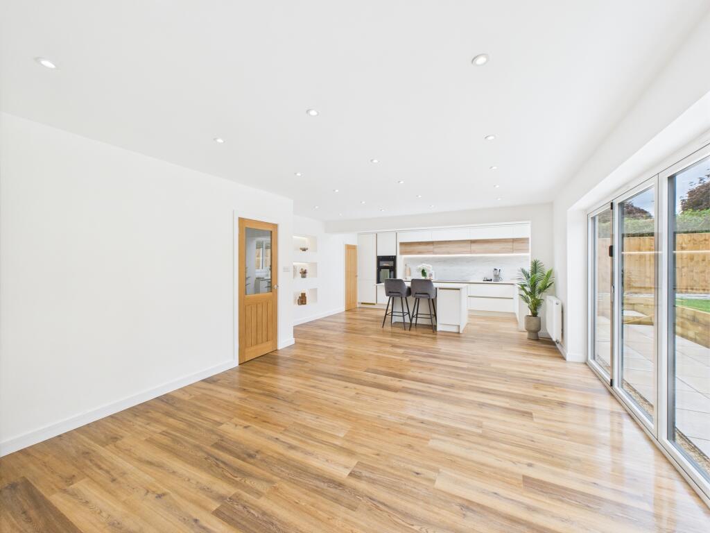 Kitchen/ Living Area