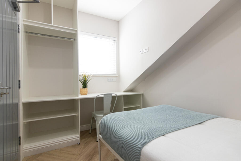 20HR Bedroom
