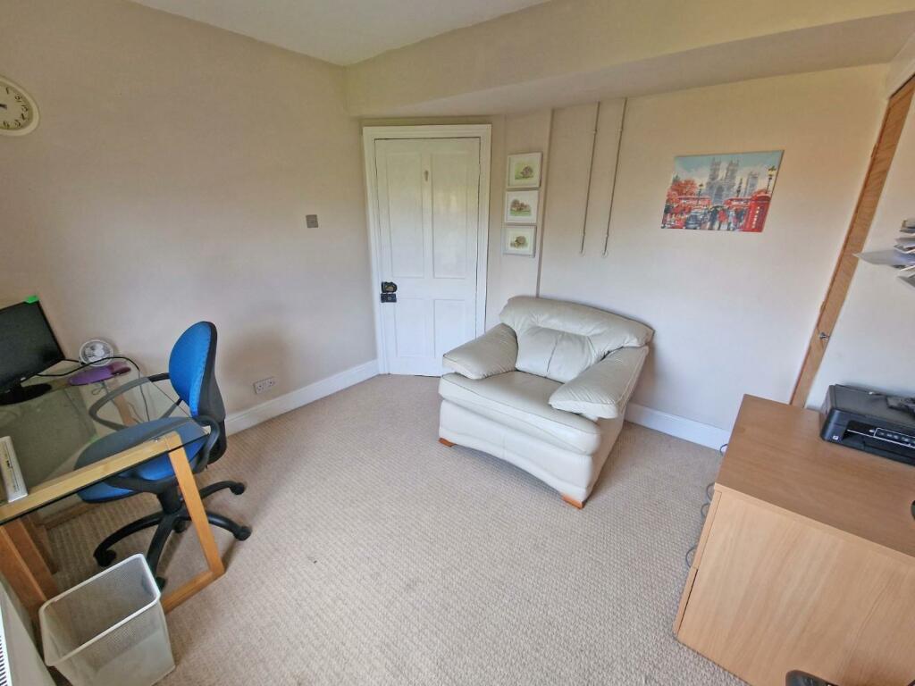 Bedroom4a.jpg
