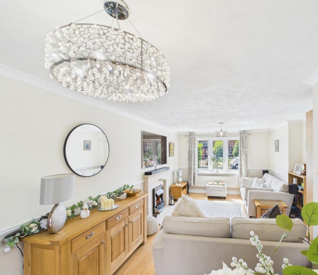 CAM02023G0-PR0149-STILL023