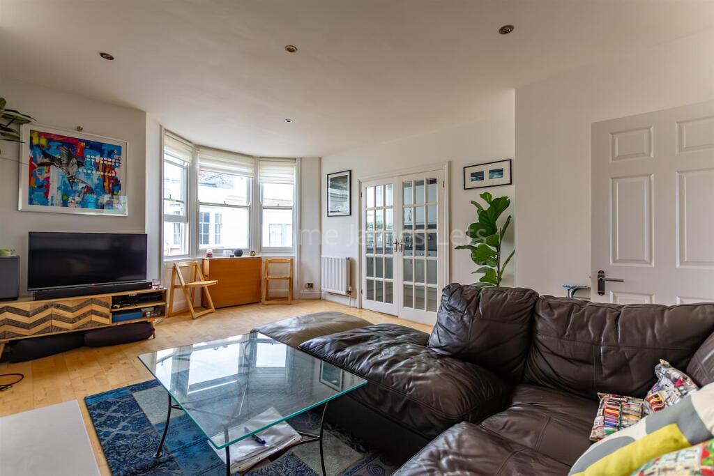 18575569 Sitting Room (1).jpg