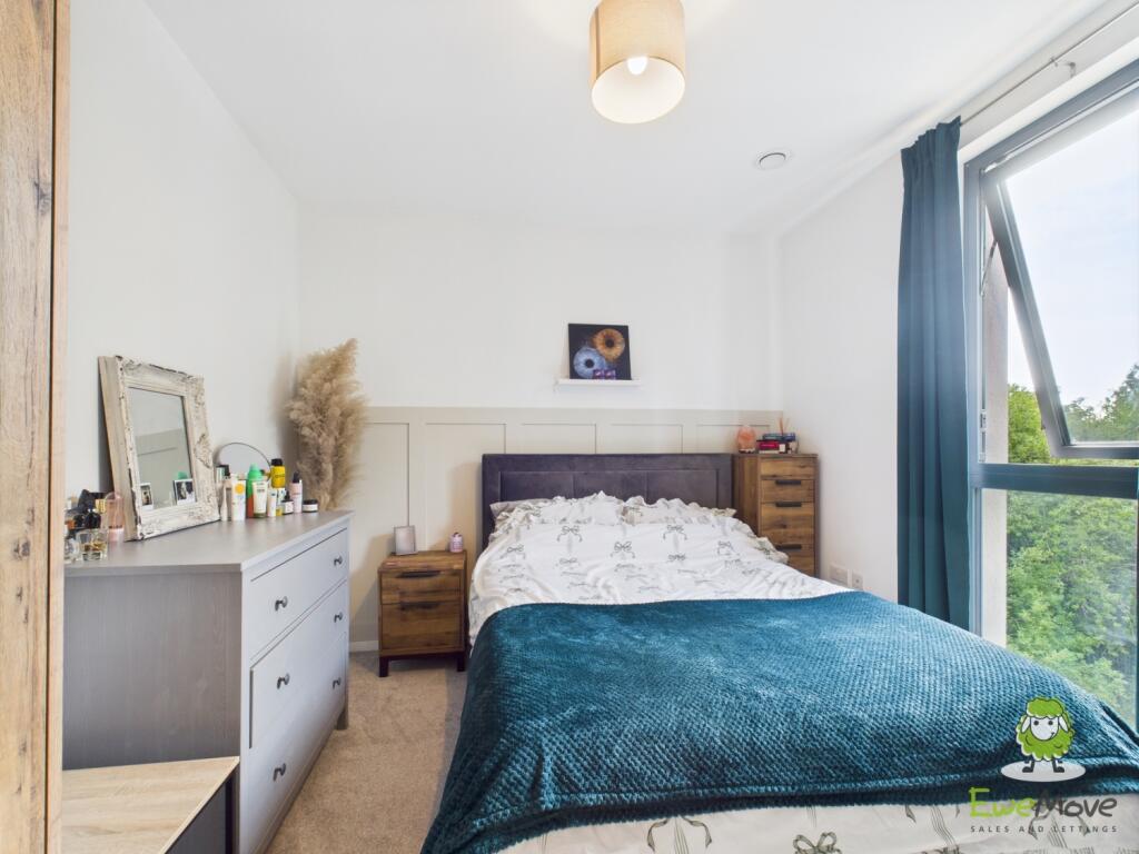 CAM03778G0-PR0266-STILL002