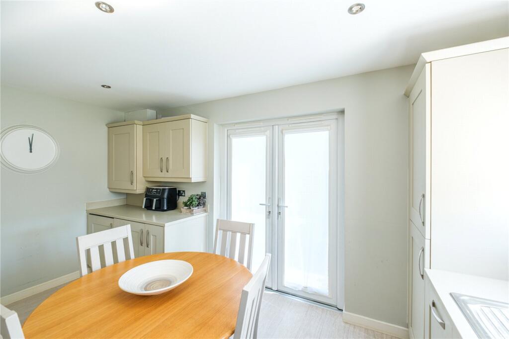 Kitchen/Dining Area