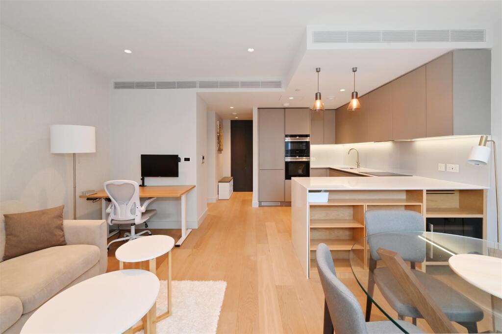 302-Canalside-Walk (3).JPG