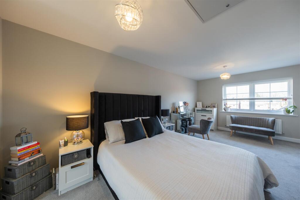 17 Dahlia Crescent-026.jpg