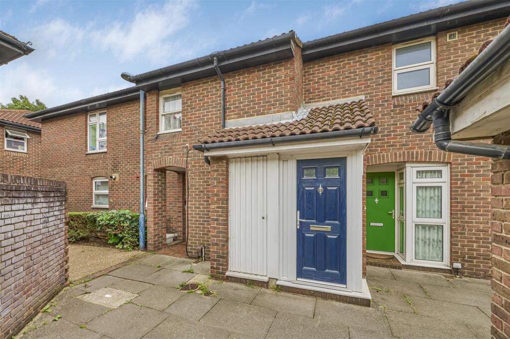 Entrance, Daley Thompson Way, Eden Harper Batterse