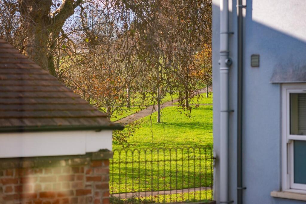 0M2SVP - Bedroom View A.jpg