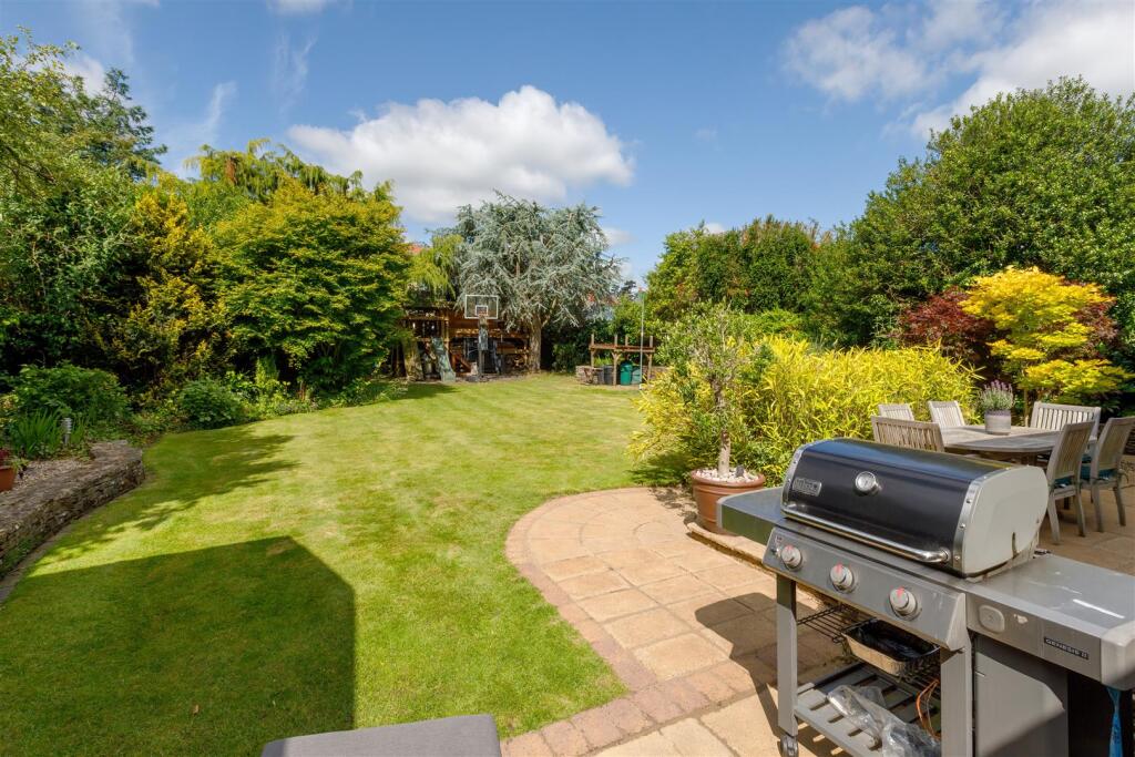 Generous Sized Rear Garden