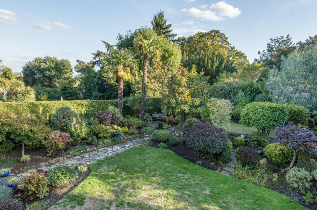 1360121-2-68dc052...