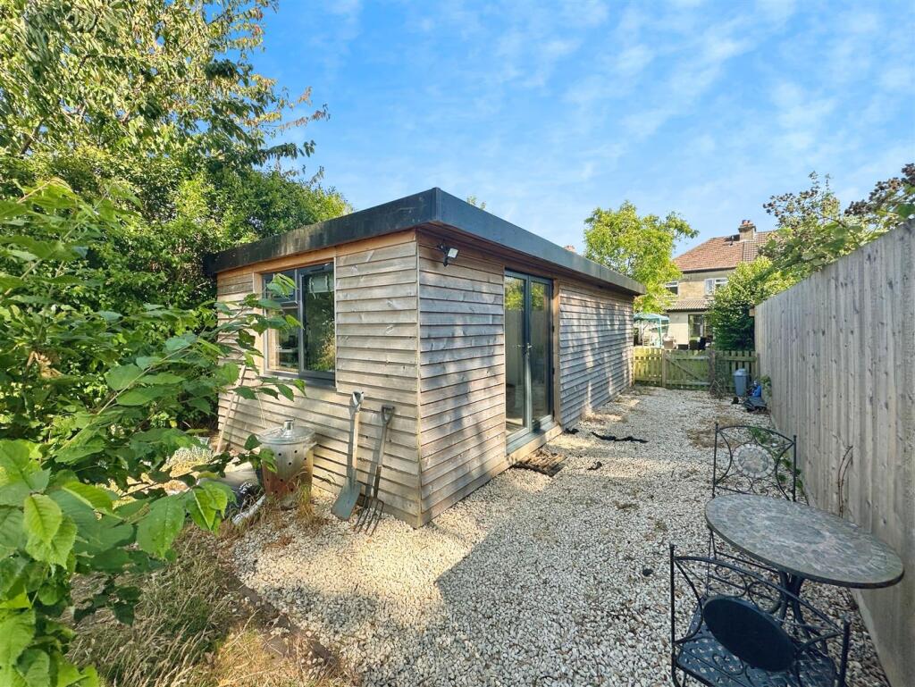 995d5506--4057-9ABB-0E3373B7F947-18204-0000071DB4D