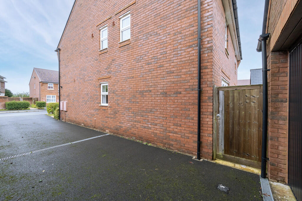 6GerwayClose.32