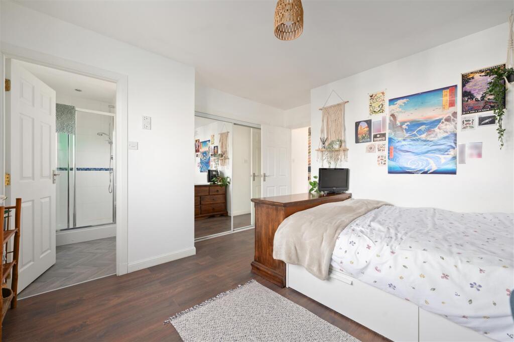 35 Sandpiper Gardens 022.JPG