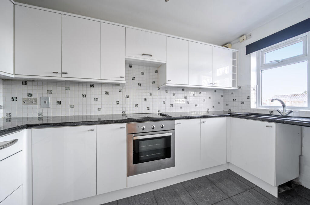 1395615-10-695b96...