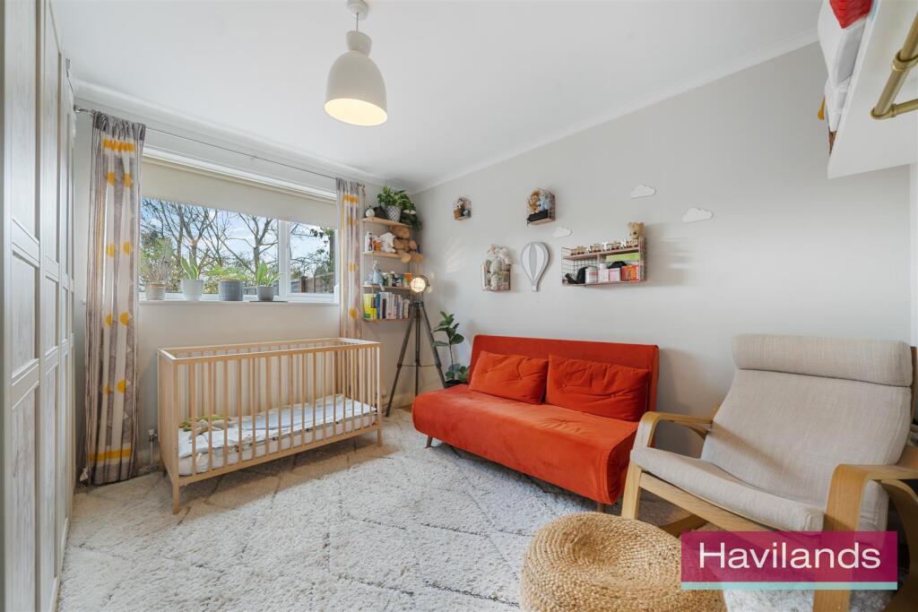 Fairlawn Close-7.jpg