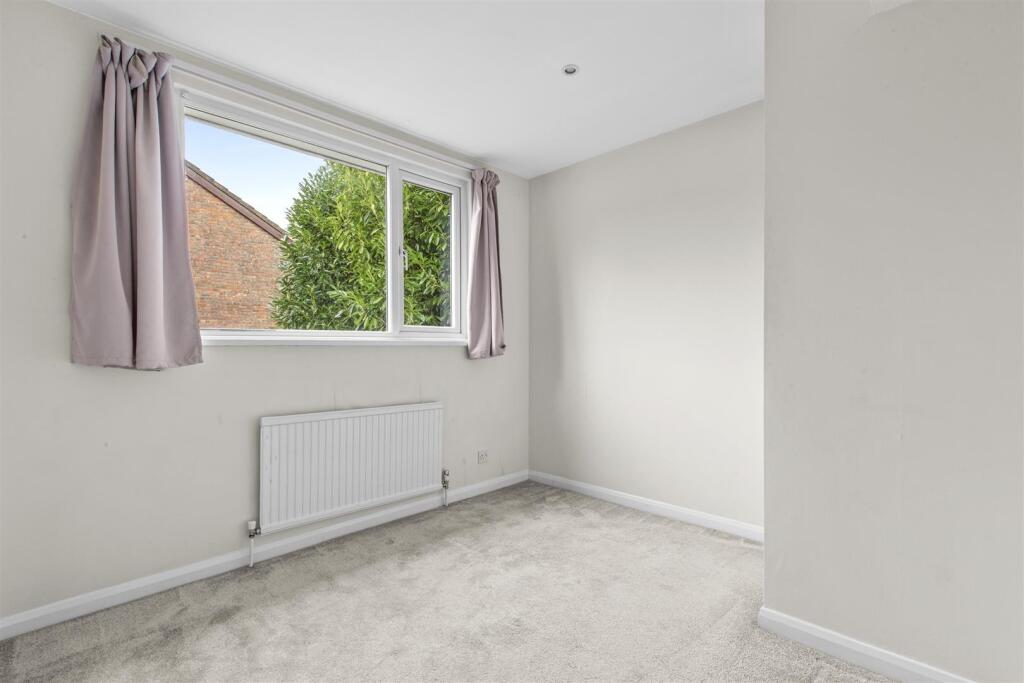 20a Maybrook Gardens, HP13 6PJ-5.jpg