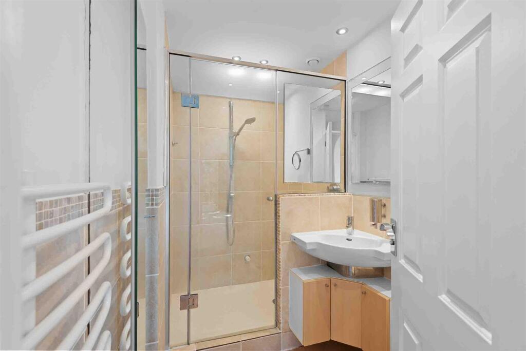 12a Wellingtonia Court Web12Wellingtoniaweb-8.jpg