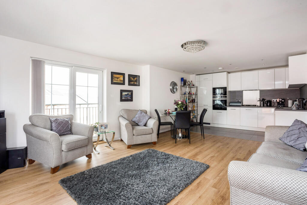 Living Room / Kitchen