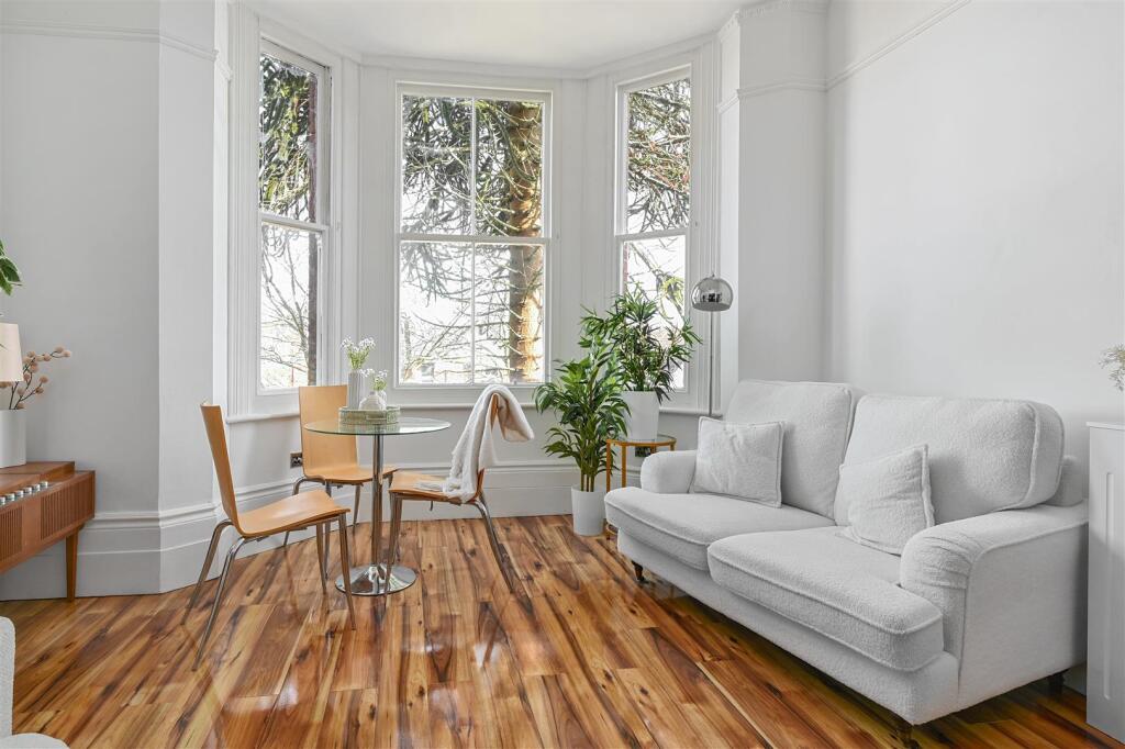 FFF 102 LONDON ROAD (14).jpg