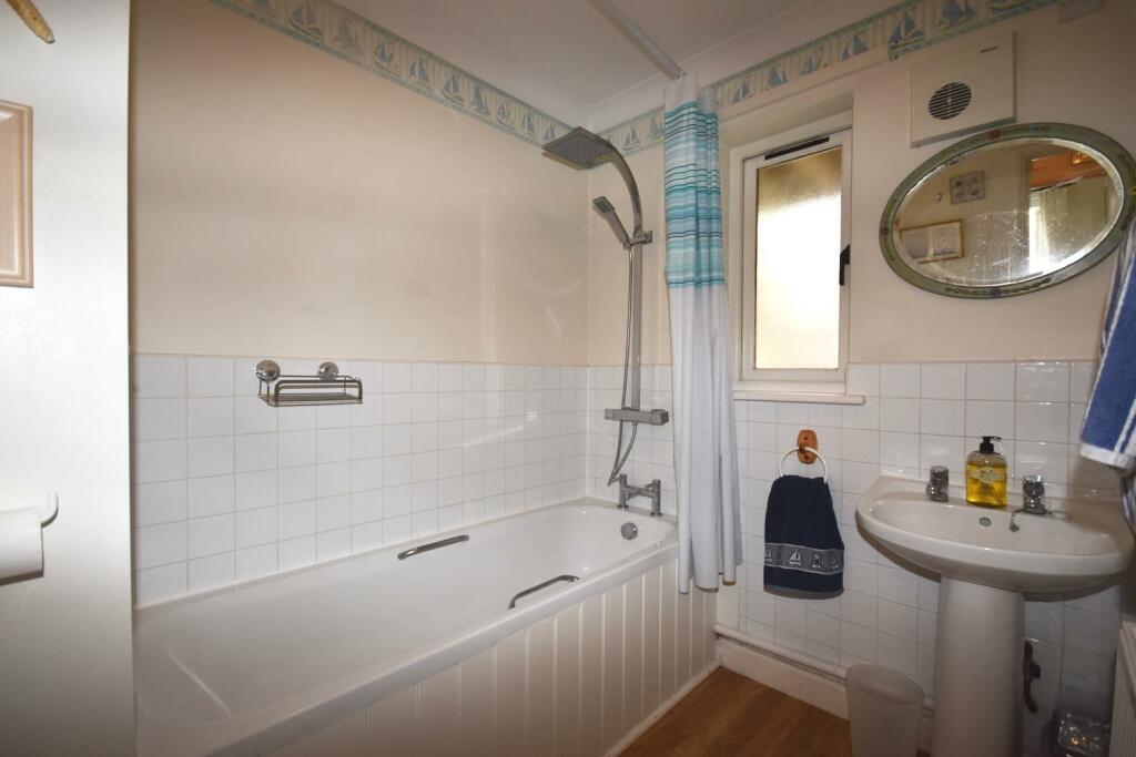Bathroom.JPG