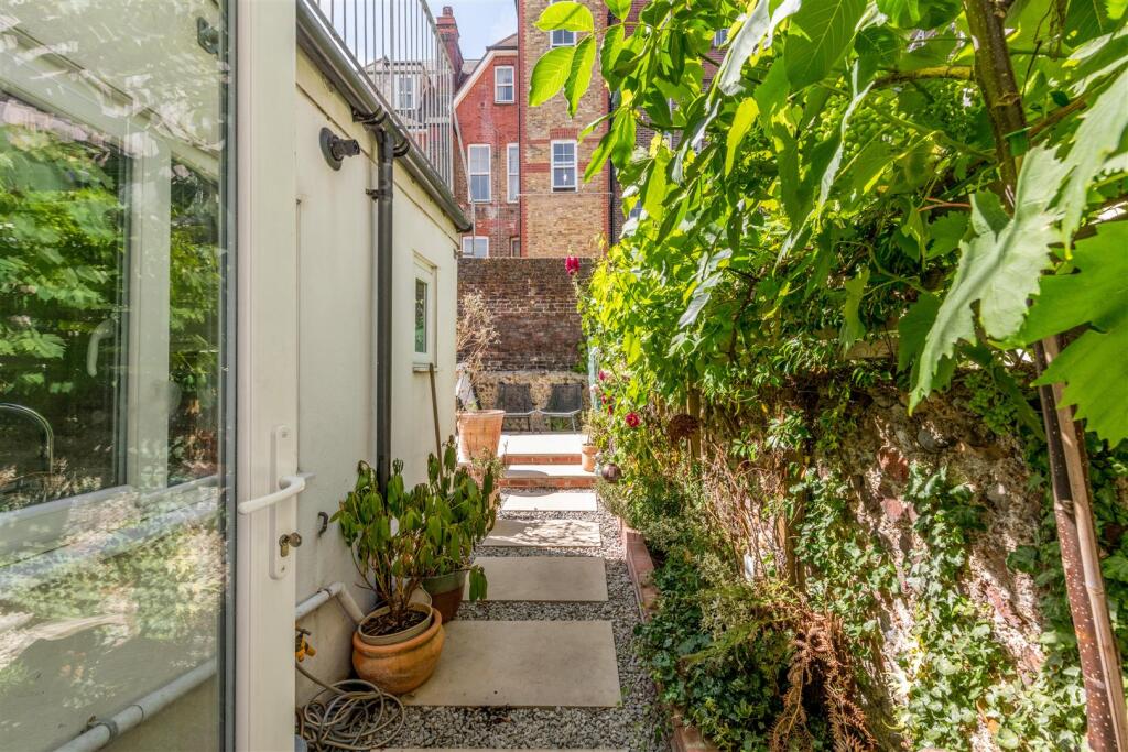 24b Cowper Street-8.jpg