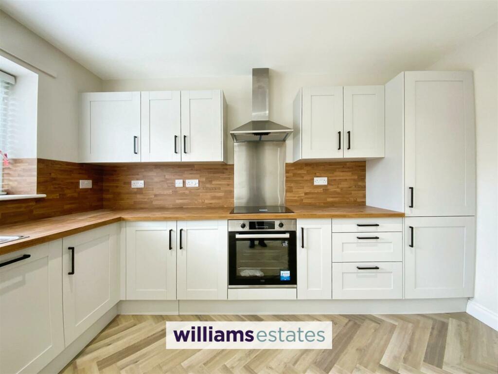 fitted kitchen