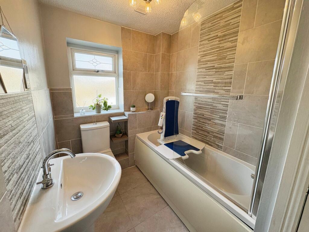 Modern Bathroom