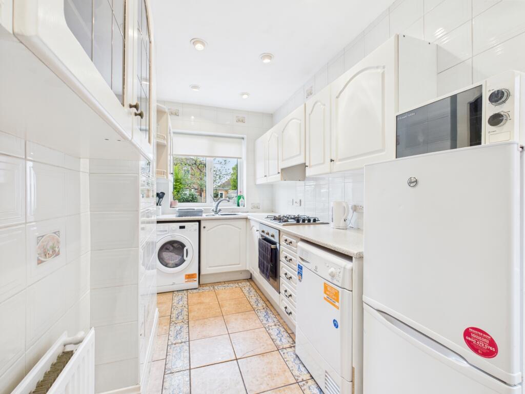 CAM03729G0-PR0034-STILL013