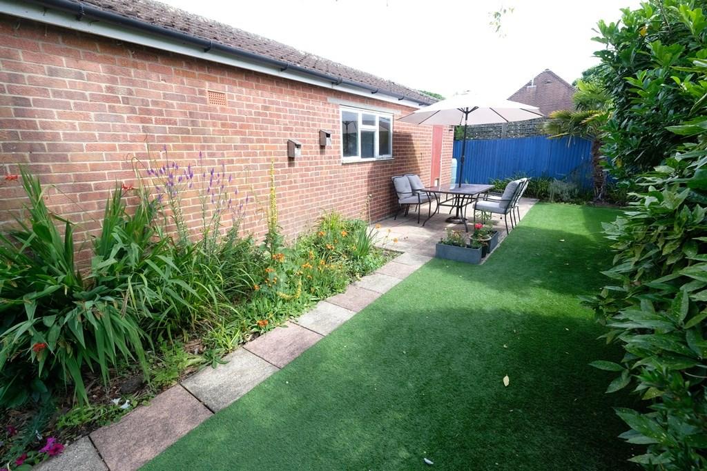 GARDEN 