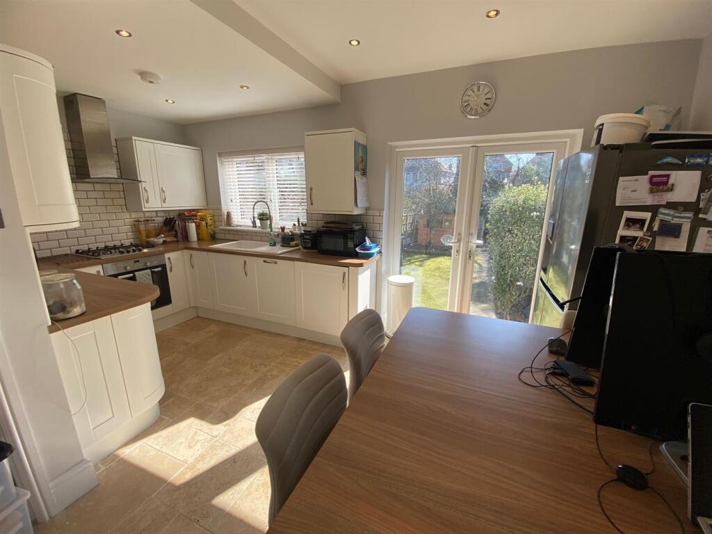 kitchen 4.jpg