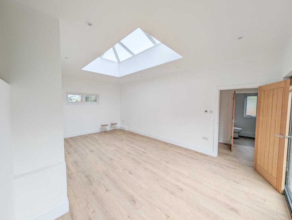 annexe main room