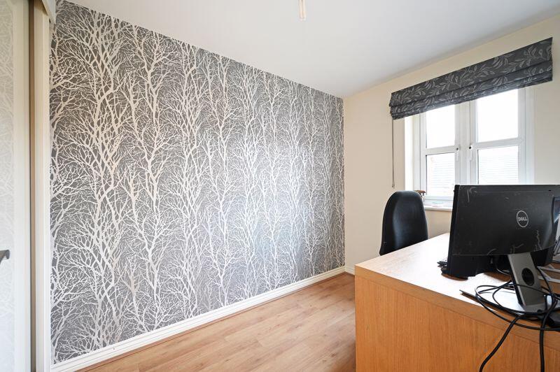 Bedroom 2 / Study 