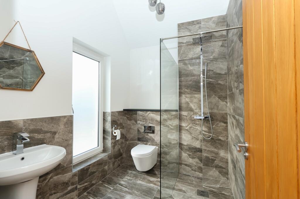 Principal Bedroom En Suite