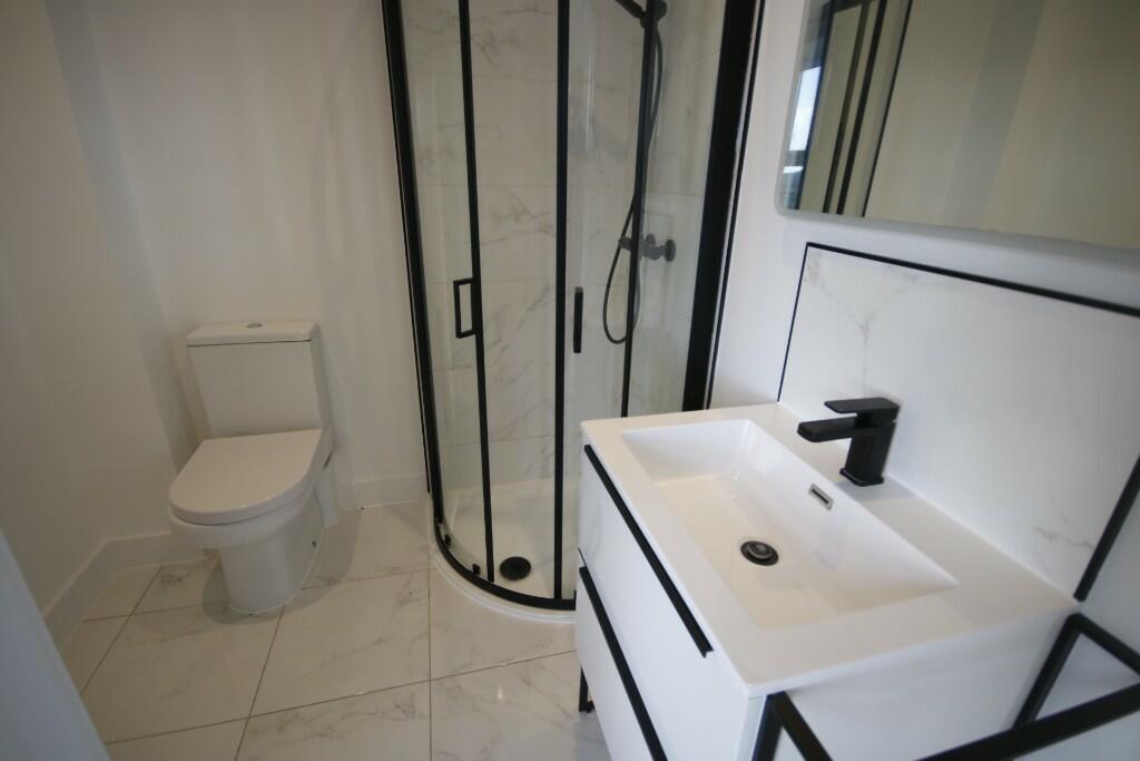 En-Suite Shower Rm